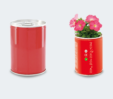 Boîte de conserve avec fleur
